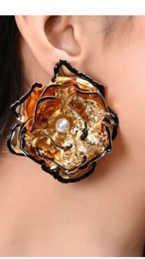 Artistic earrings
